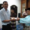 Penyampaian hadiah harijadi kakitangan MSNM