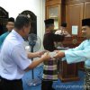 Penyampaian hadiah harijadi kakitangan MSNM