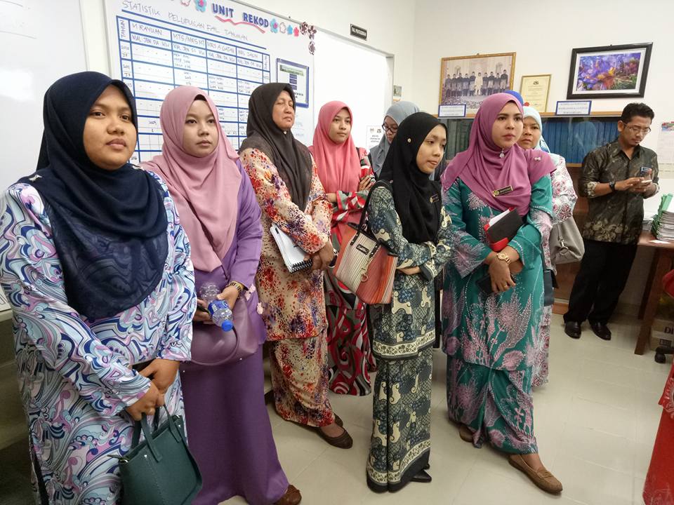 Lawatan dr MAIM ke Unit Rekod MSNM 3