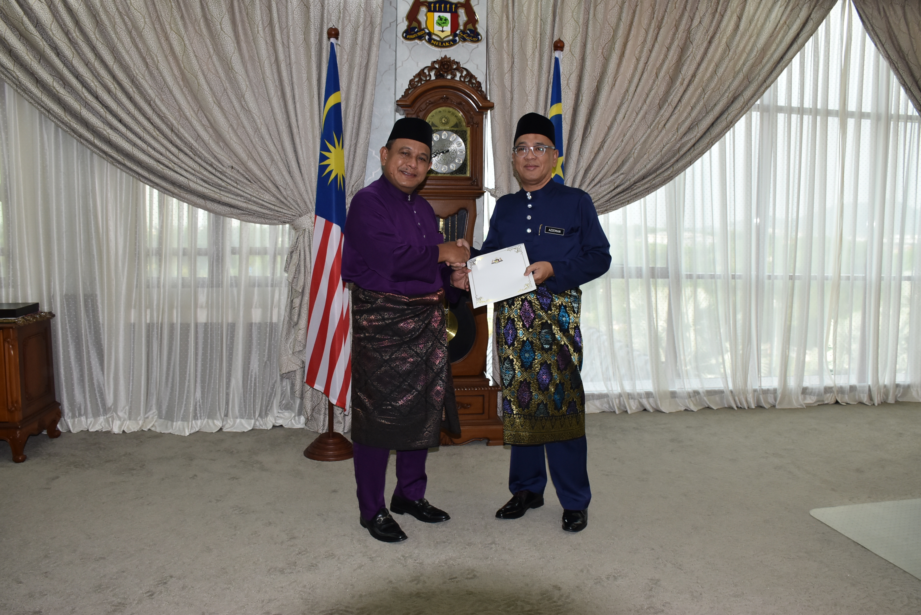 Kunjung Hormat KHS MSNM Ke Atas YB SUK Negeri Melaka