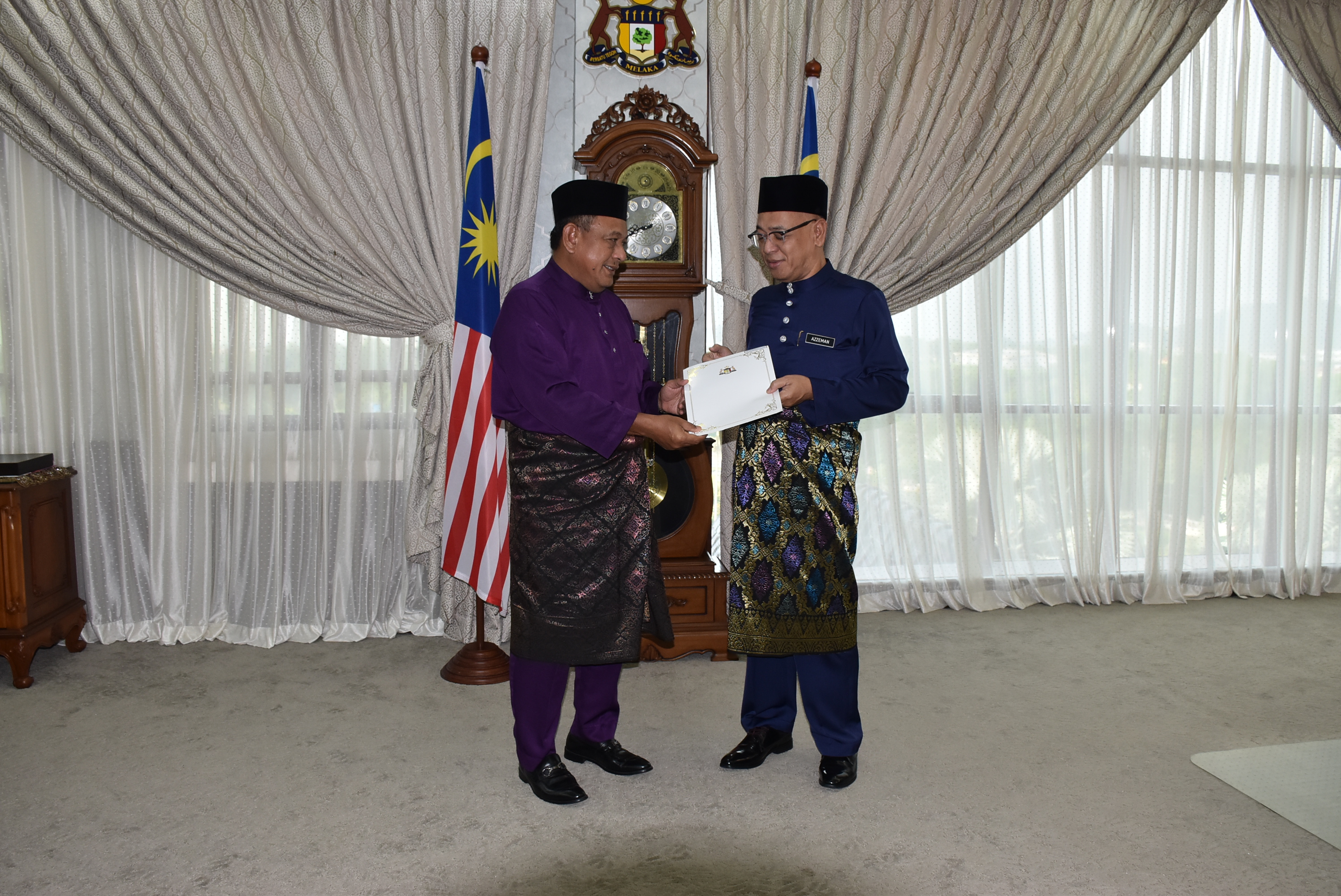 Kunjung Hormat KHS MSNM Ke Atas YB SUK Negeri Melaka